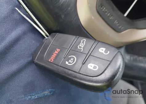 2014 Jeep Grand Cherokee Laredo z USA, uszkodzony, nr VIN 1C4RJEAG5EC488476